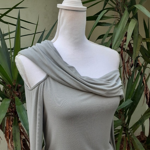 Sage Olive Green long sleeve Cut out Top - Picture 1 of 6
